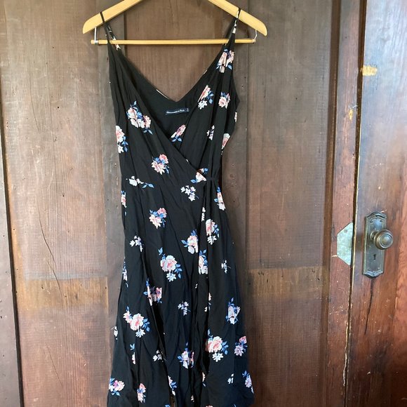 Abercrombie Black Floral Wrap Dress Size Small - Picture 1 of 4